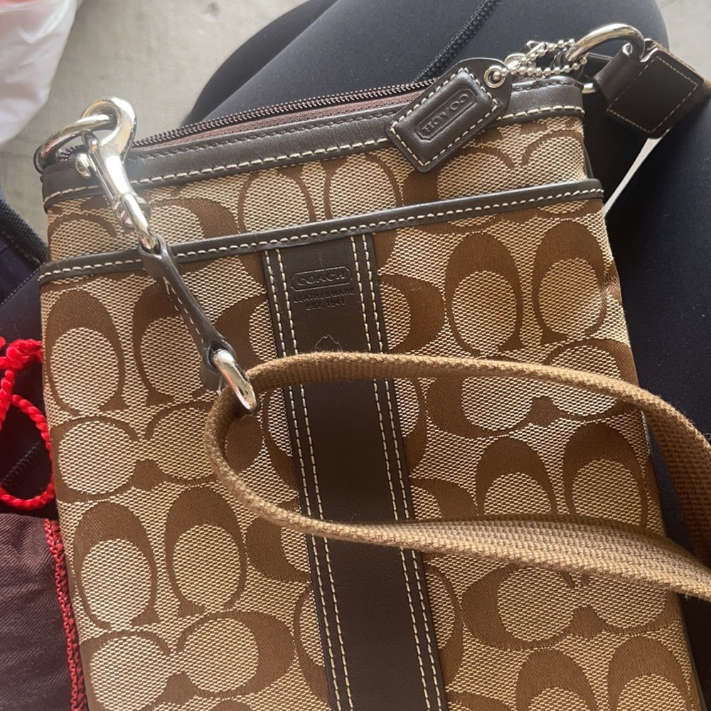 Coach crossbody - Picture 6 of 8